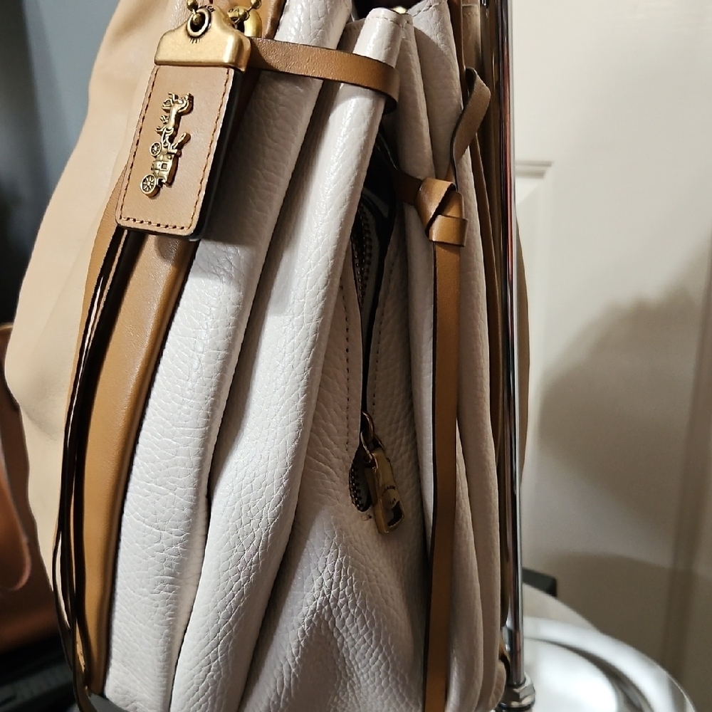 Coach EUC 1941 Harmony Hobo Colorblock Tan and White Shoulder Bag - Picture 5 of 16